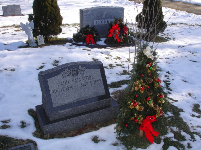 Christmas decor for gravesite